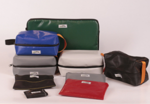 upcyclebags aussteller textbild 300x209 - <span class="color-black">upcycle bags (H, N3)</span><br>Kreislauf mit Charakter