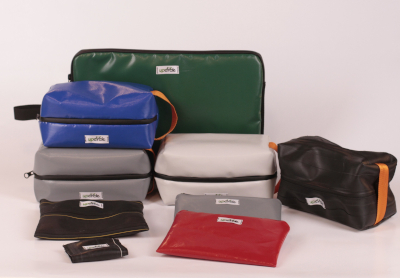 upcyclebags aussteller textbild - <span class="color-black">upcycle bags (H, N3)</span><br>Kreislauf mit Charakter