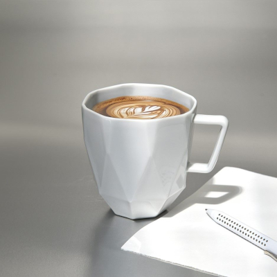 Mahlwerck Manufaktur bild2 - <span class="color-black">Mahlwerck (F, A1)</span><br>Porzellan mit Charakter